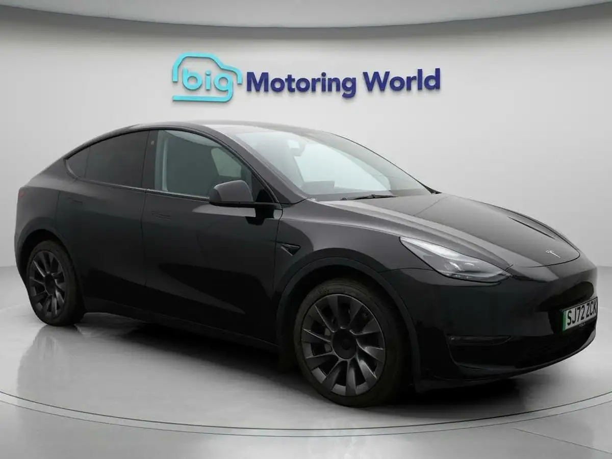 2022-tesla-model-y-e-long-range-big-0