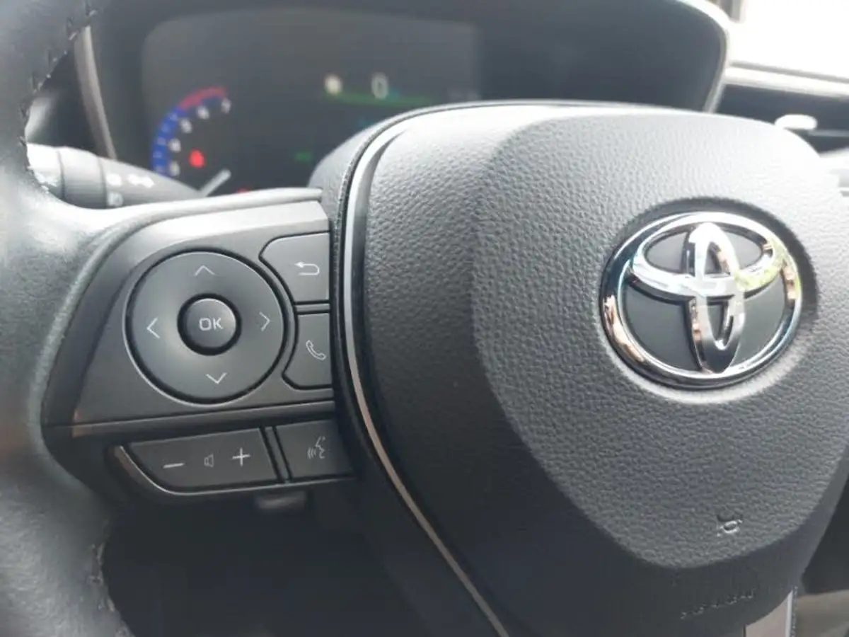 2022-toyota-corolla-18-vvt-i-icon-120bhp-trk-hatchback-5d-big-14
