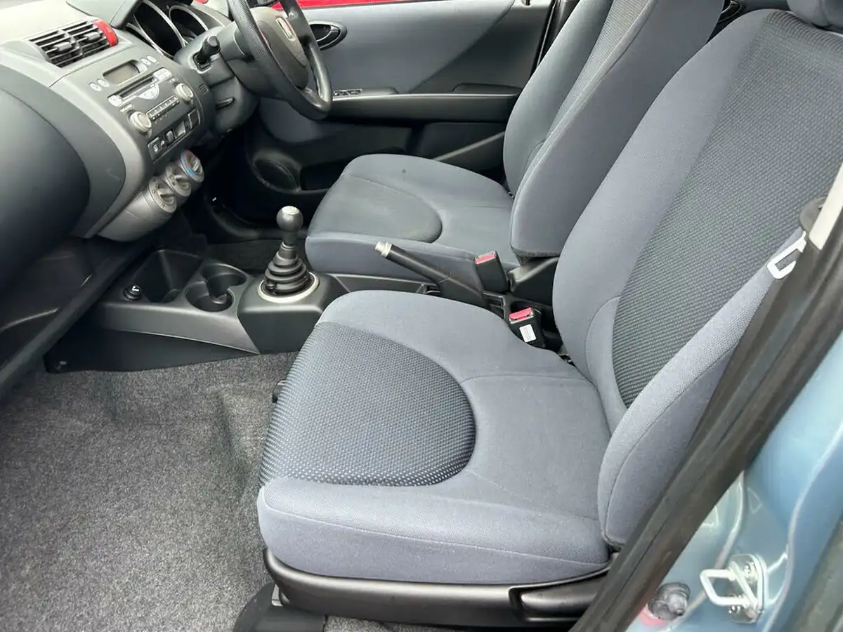 2007-honda-jazz-12-s-big-11