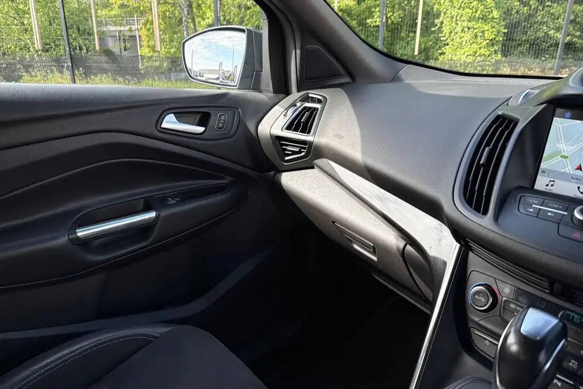 2017-ford-kuga-20tdci-st-line-180ps-awd-powershift-big-40