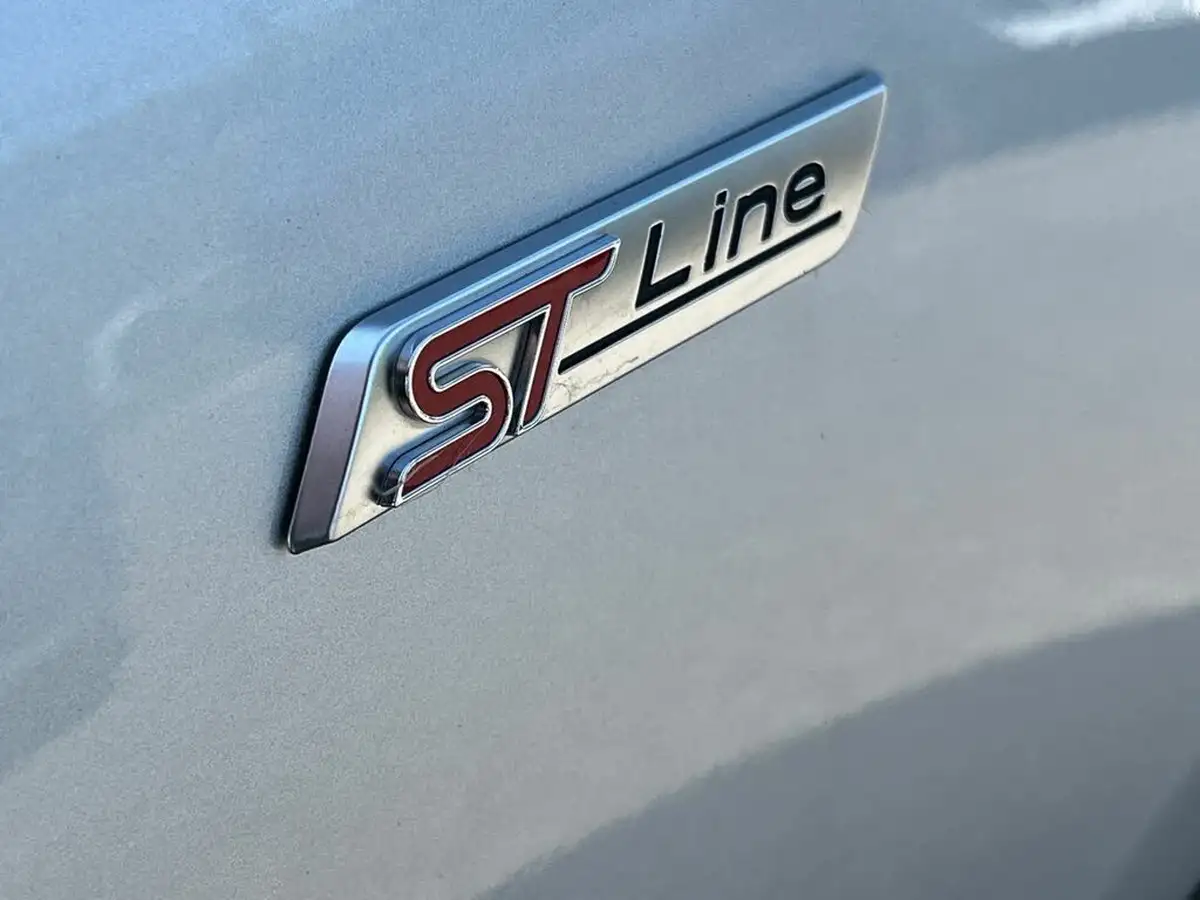2020-ford-focus-15-st-line-x-hatchback-big-27