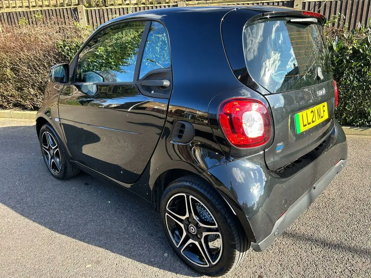 2021-smart-fortwo-eq-premium-coupe-big-3