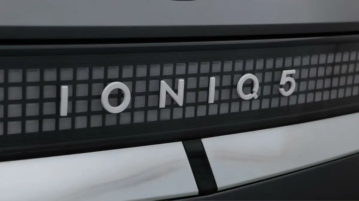 2022-hyundai-ioniq-5-e-ultimate-217ps-73kwh-rwd-big-21
