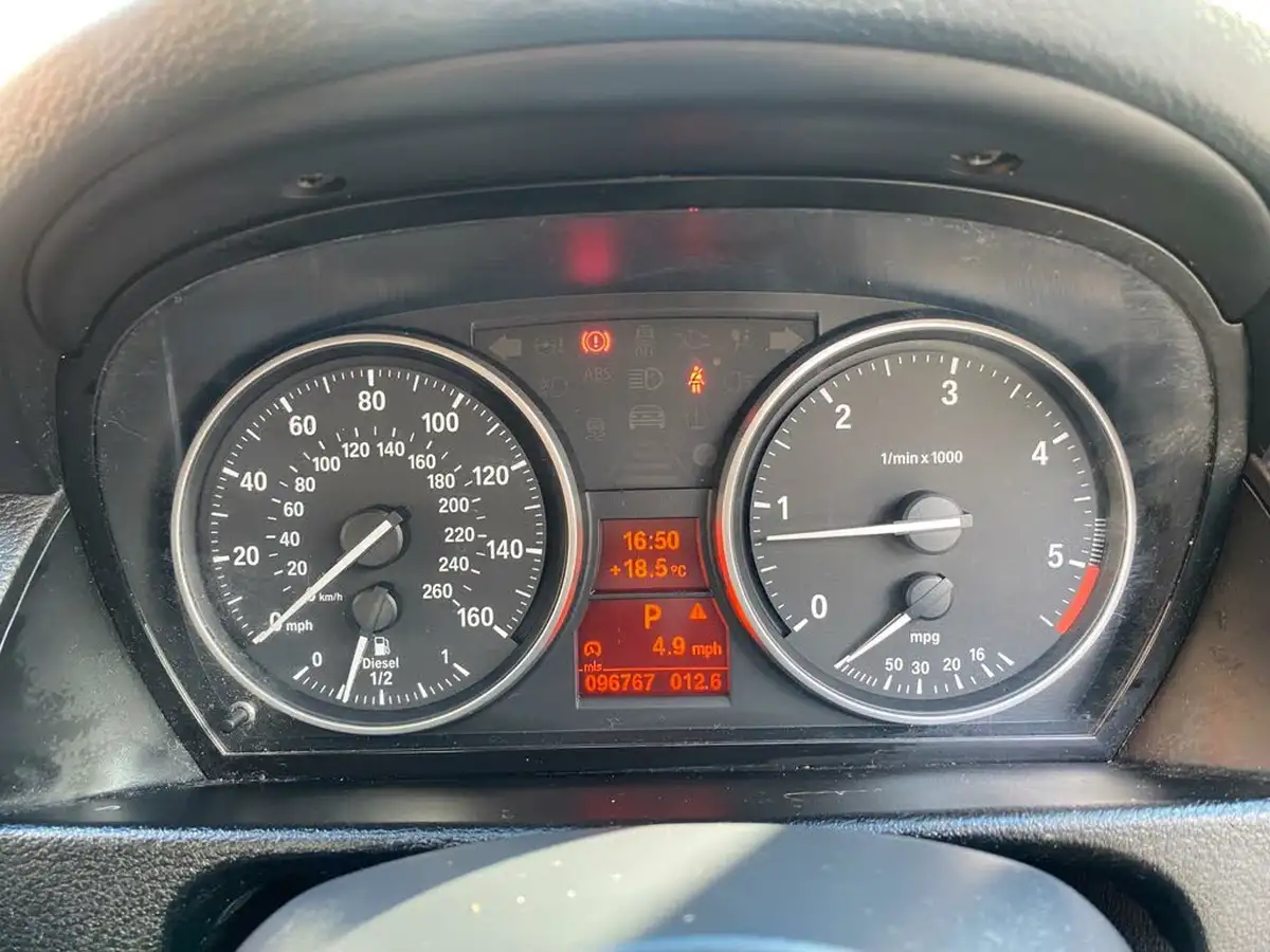 2013-bmw-x1-20td-xdrive20d-xline-auto-big-8