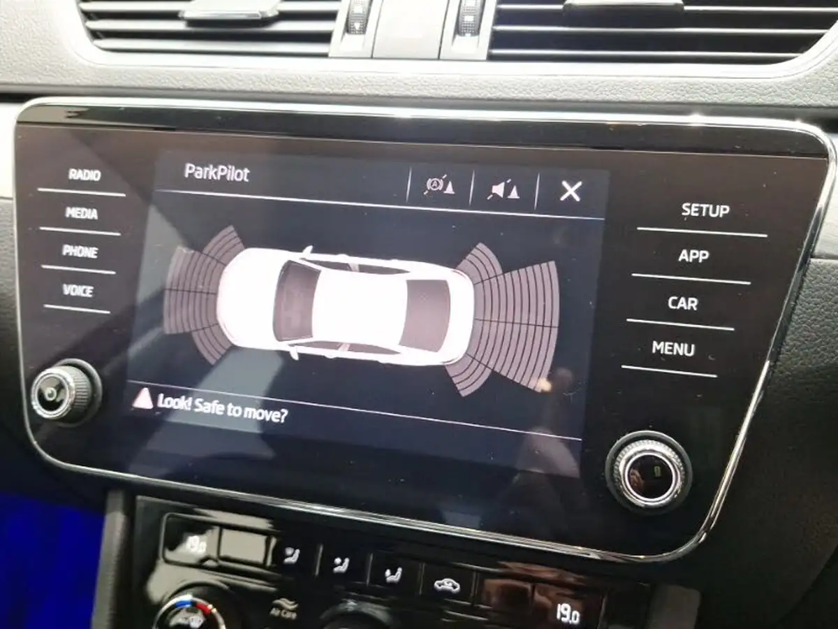 2019-skoda-superb-15-tsi-se-hatchback-big-12