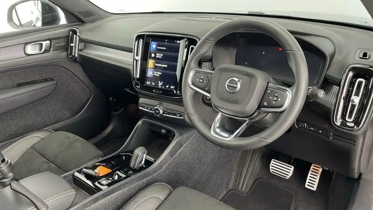 2021-volvo-xc40-15-t5-r-design-262bhp-big-5