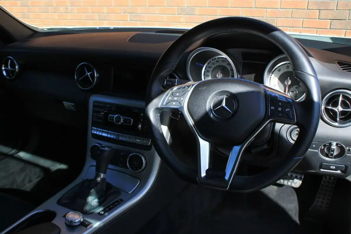 2012-mercedes-benz-slk-18-slk200-184bhp-ss-7g-tronic-plus-big-8