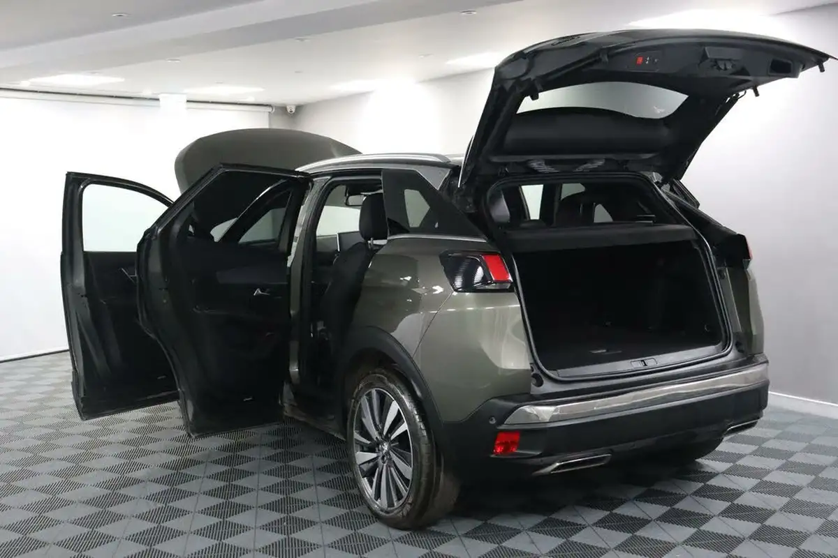 2018-peugeot-3008-suv-12-puretech-gt-line-premium-big-3