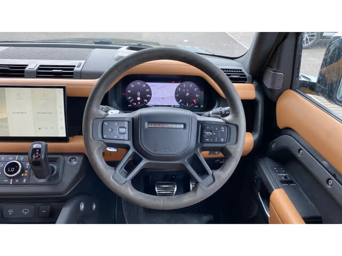 2023-land-rover-90-defender-50-p525-v8-big-14
