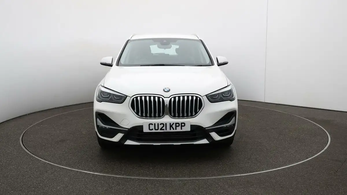 2021-bmw-x1-20-sdrive20i-xline-big-40