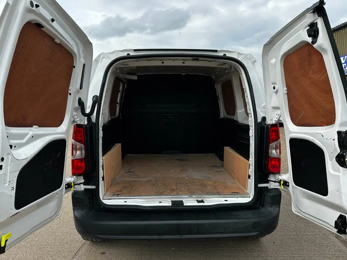 2020-vauxhall-combo-15cdti-edition-2300-75pseu6d-t-l1h1-ss-panel-big-8