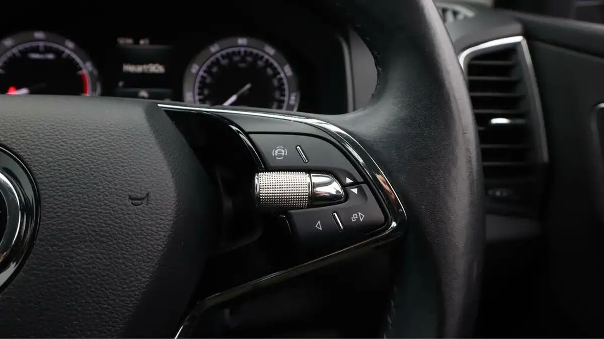 2021-skoda-karoq-15-tsi-se-l-big-25
