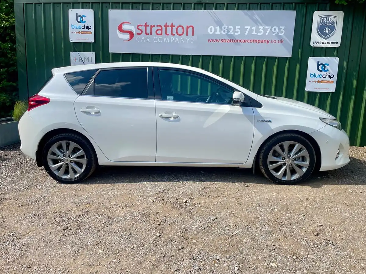 2012-toyota-auris-18-vvt-i-hsd-excel-big-7