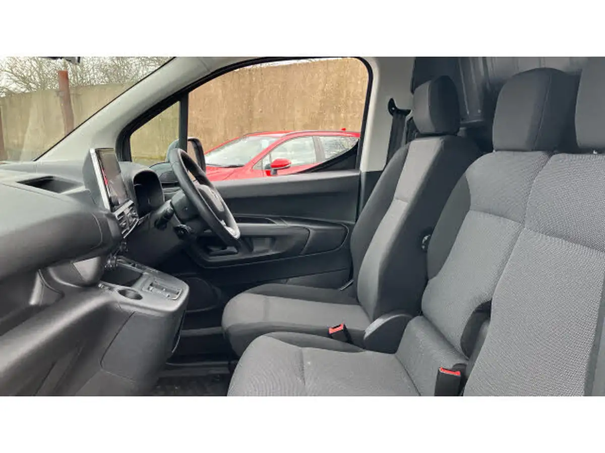 2021-toyota-proace-city-e-icon-big-9