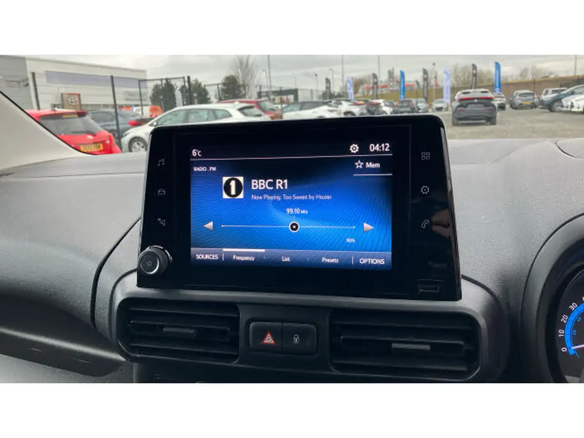 2021-toyota-proace-city-e-icon-big-37