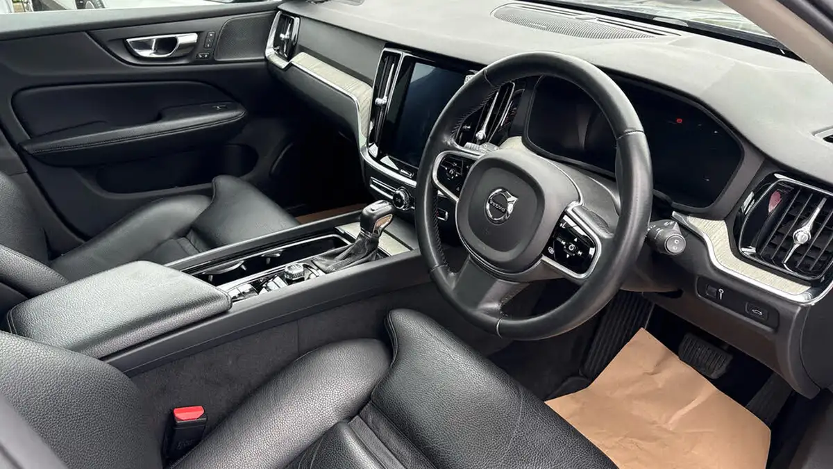 2018-volvo-v60-20td-d4-inscription-geartronic-big-10