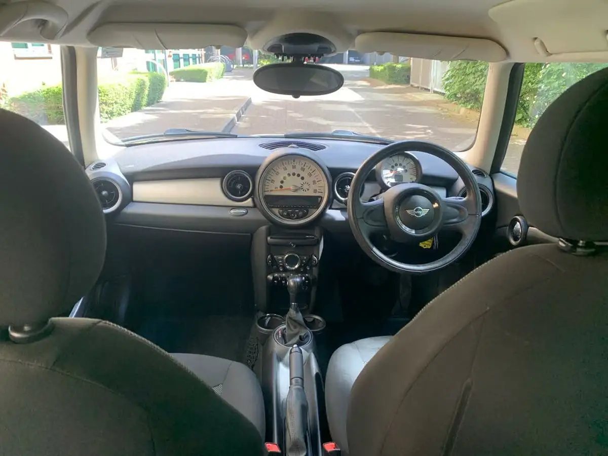 2011-mini-cooper-16-one-98bhp-hatchback-3d-auto-big-13