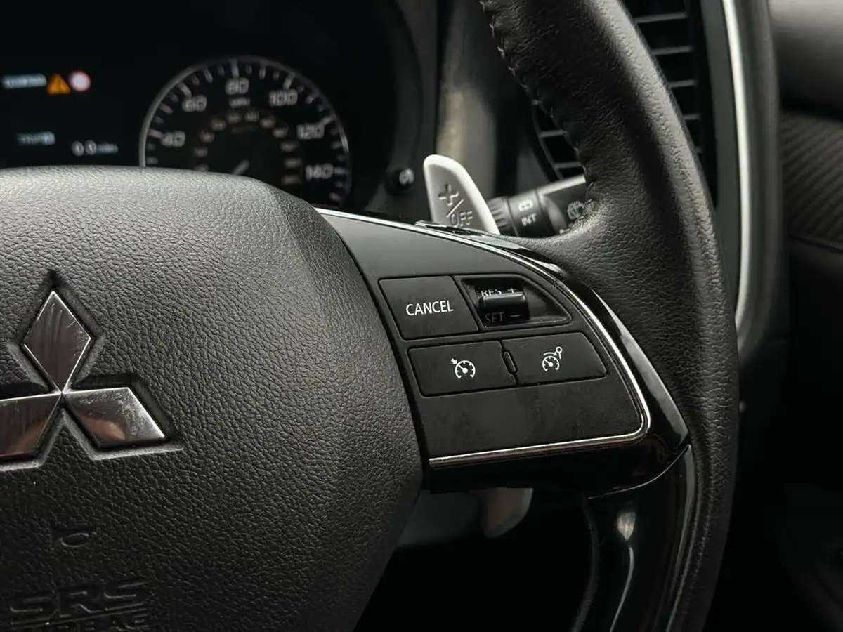 2020-mitsubishi-outlander-20-exceed-big-18