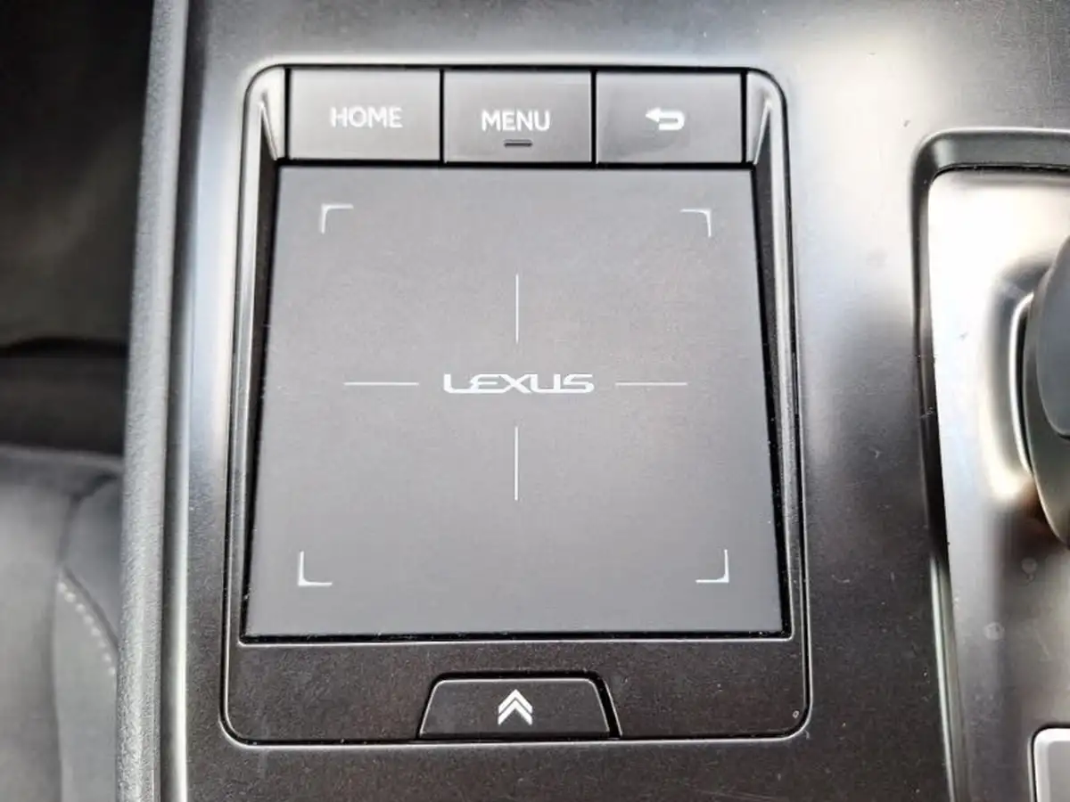 2022-lexus-ux-300e-e-ux-201bhp-big-11