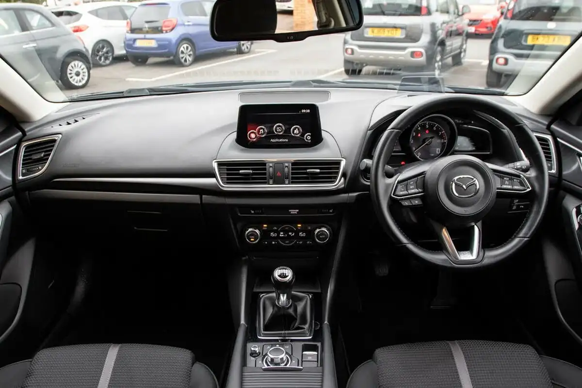2018-mazda-mazda3-20-sport-nav-120ps-hatchback-5d-big-3