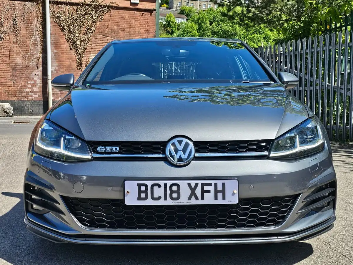 2018-volkswagen-golf-20tdi-gtd-hatchback-5d-dsg-big-3