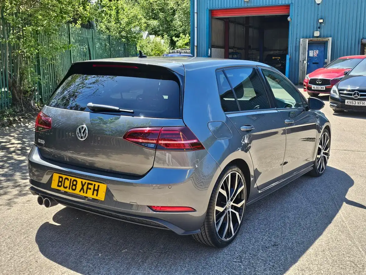 2018-volkswagen-golf-20tdi-gtd-hatchback-5d-dsg-big-27