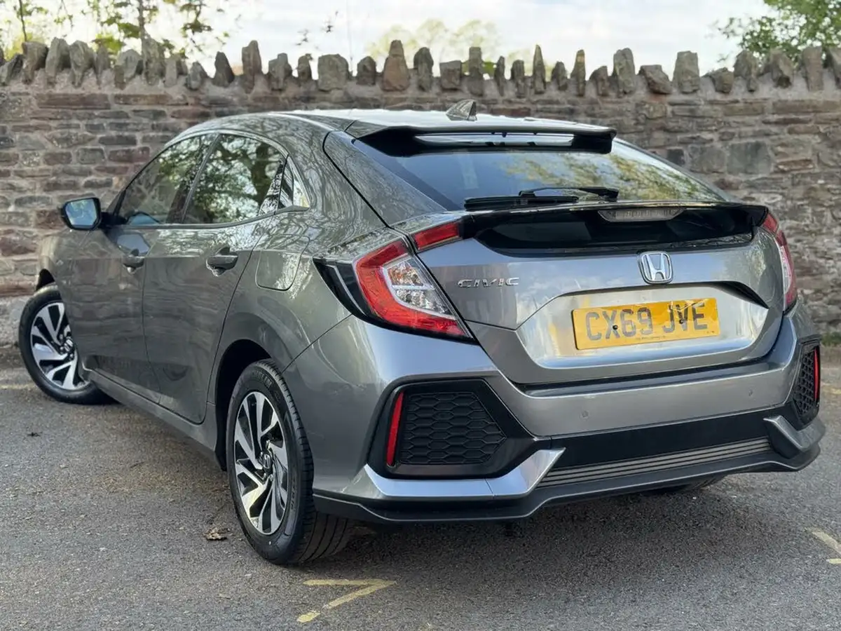 2019-honda-civic-10-vtec-turbo-se-hatchback-5d-big-12