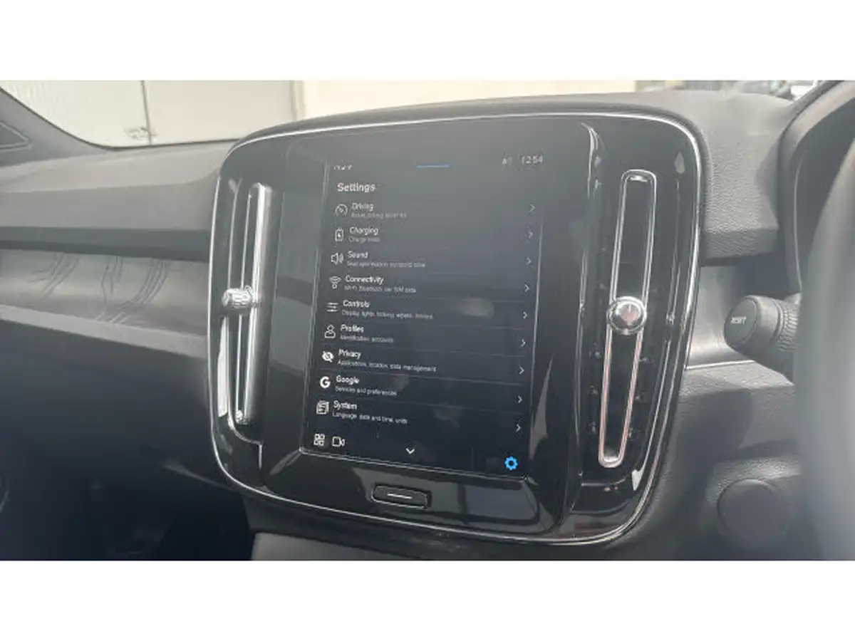 2023-volvo-xc40-e-recharge-ultimate-235bhp-big-31