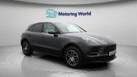 2021-porsche-macan-20-245ps-small-1