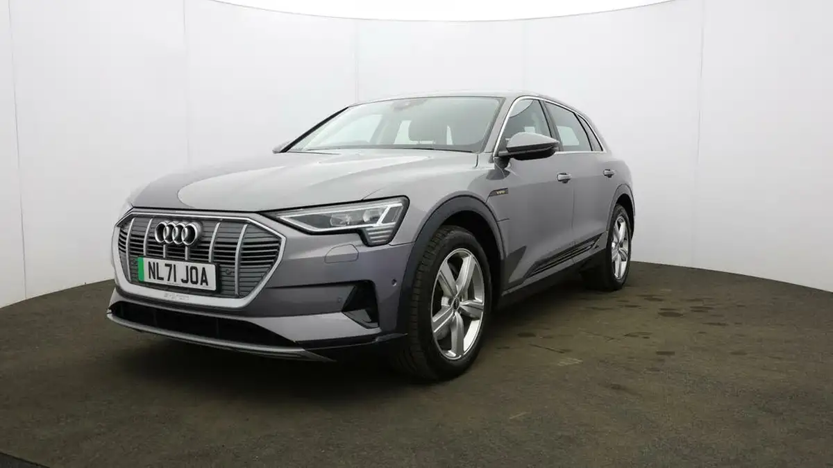 2021-audi-e-tron-50e-technik-station-wagon-big-41