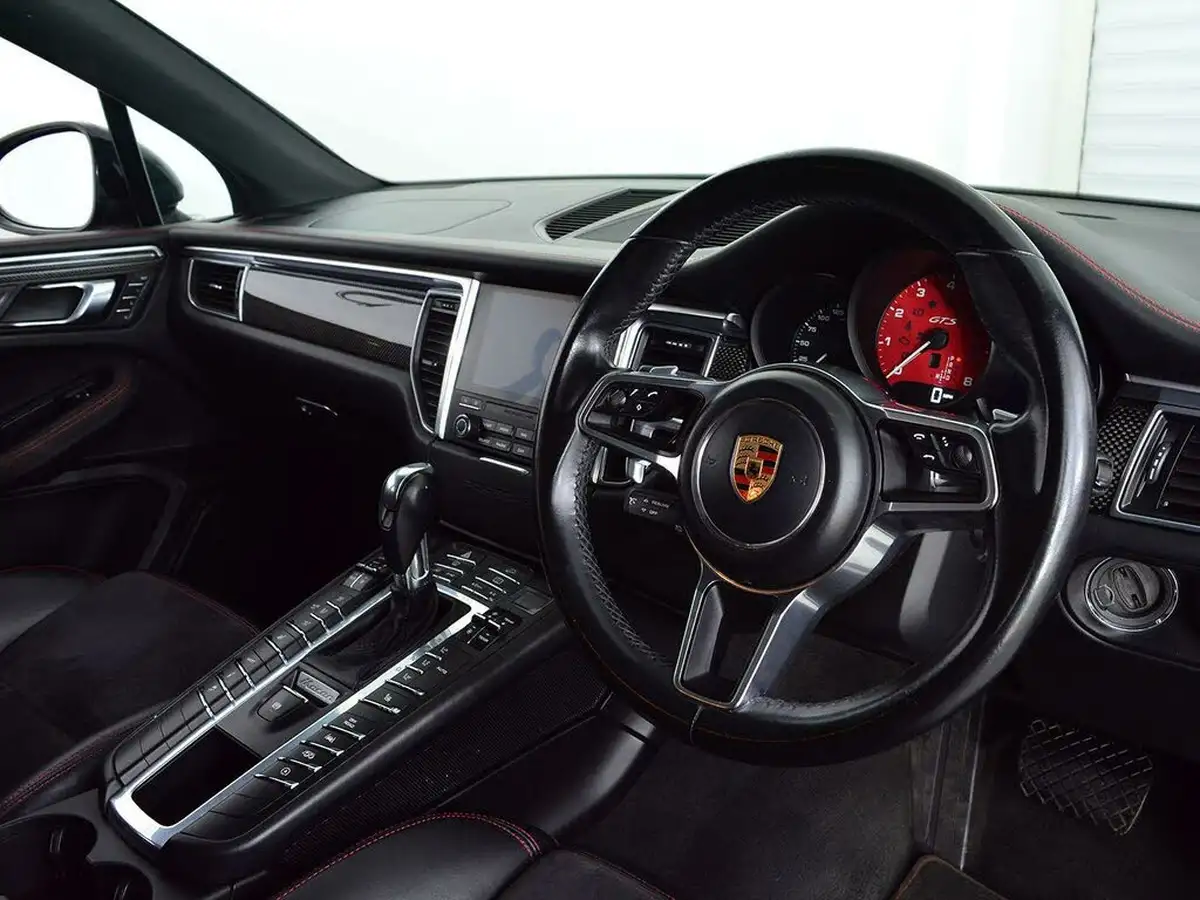 2018-porsche-macan-30-gts-big-9