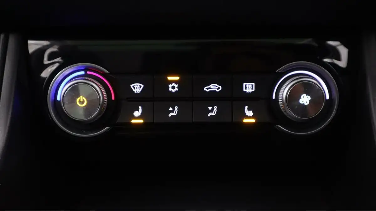 2021-mg-zs-suv-e-exclusive-ev-big-12