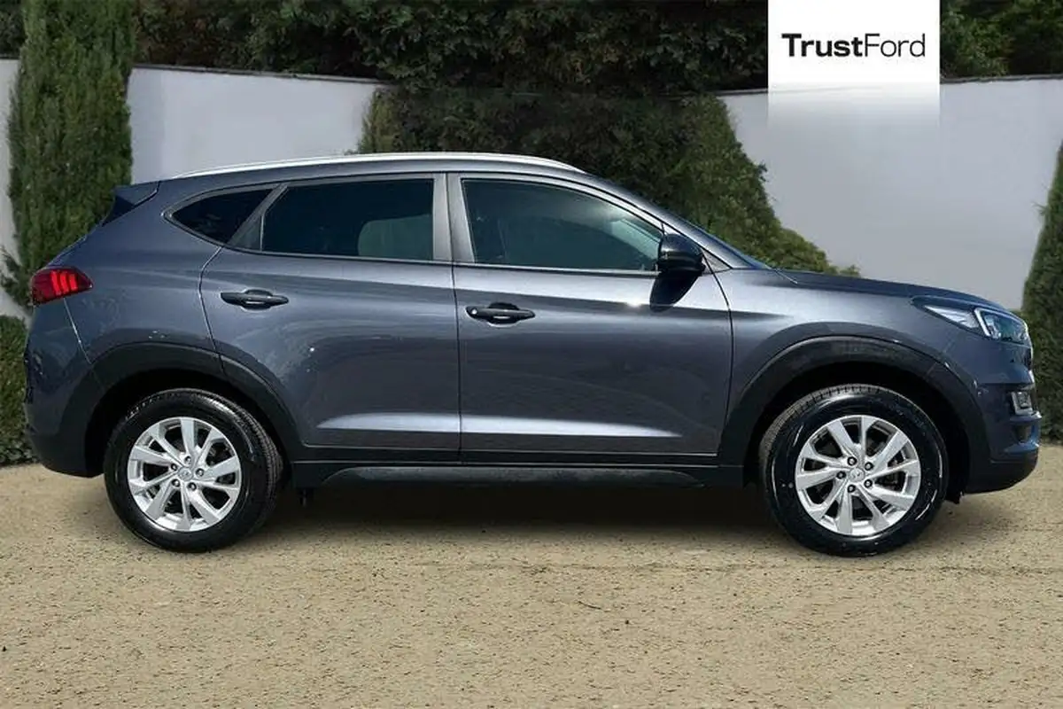 2019-hyundai-tucson-16-gdi-se-nav-big-2