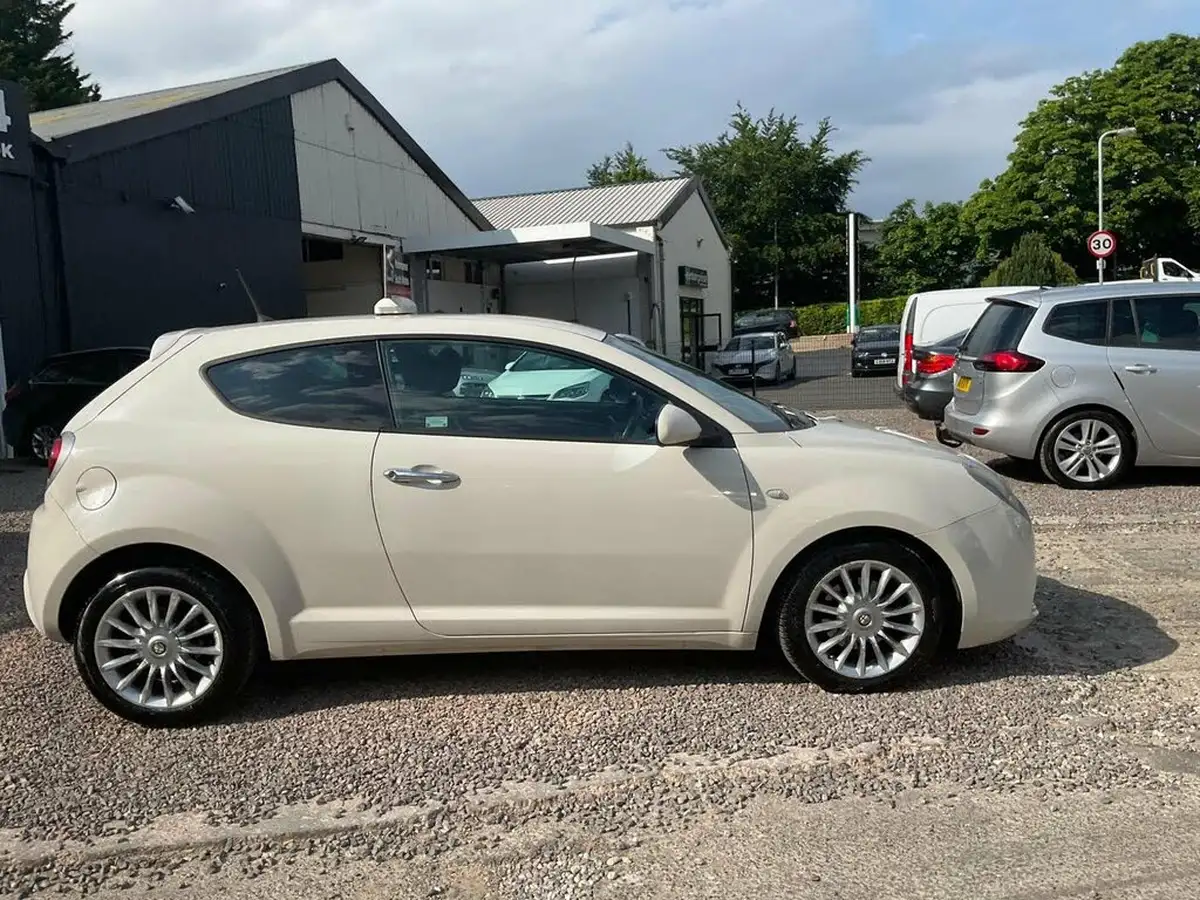 2014-alfa-romeo-mito-13jtdm-2-sprint-big-48