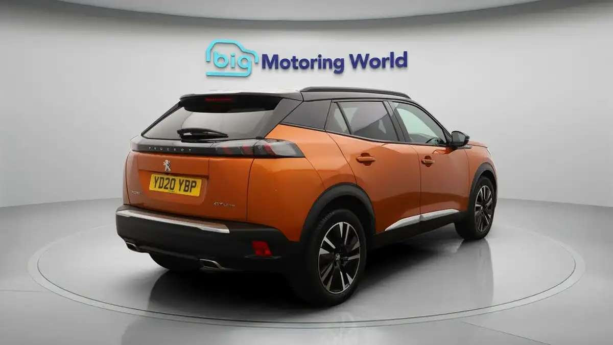 2020-peugeot-2008-suv-12-puretech-gt-line-big-7