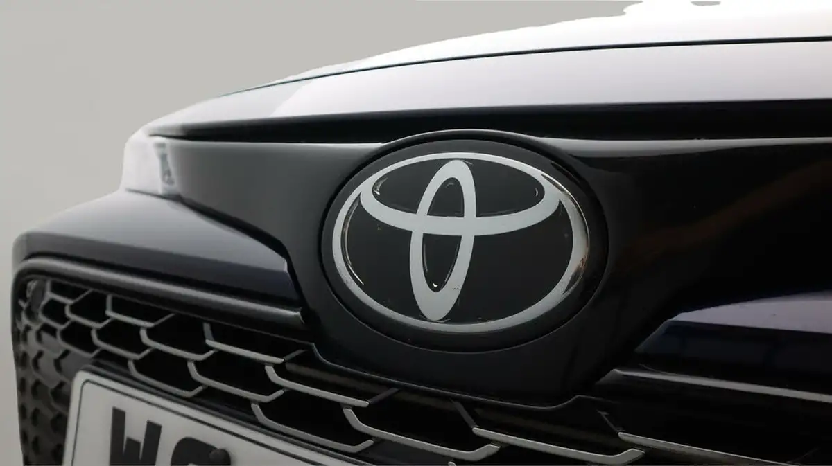 2023-toyota-corolla-18-vvt-i-gr-sport-138bhp-touring-sports-big-20