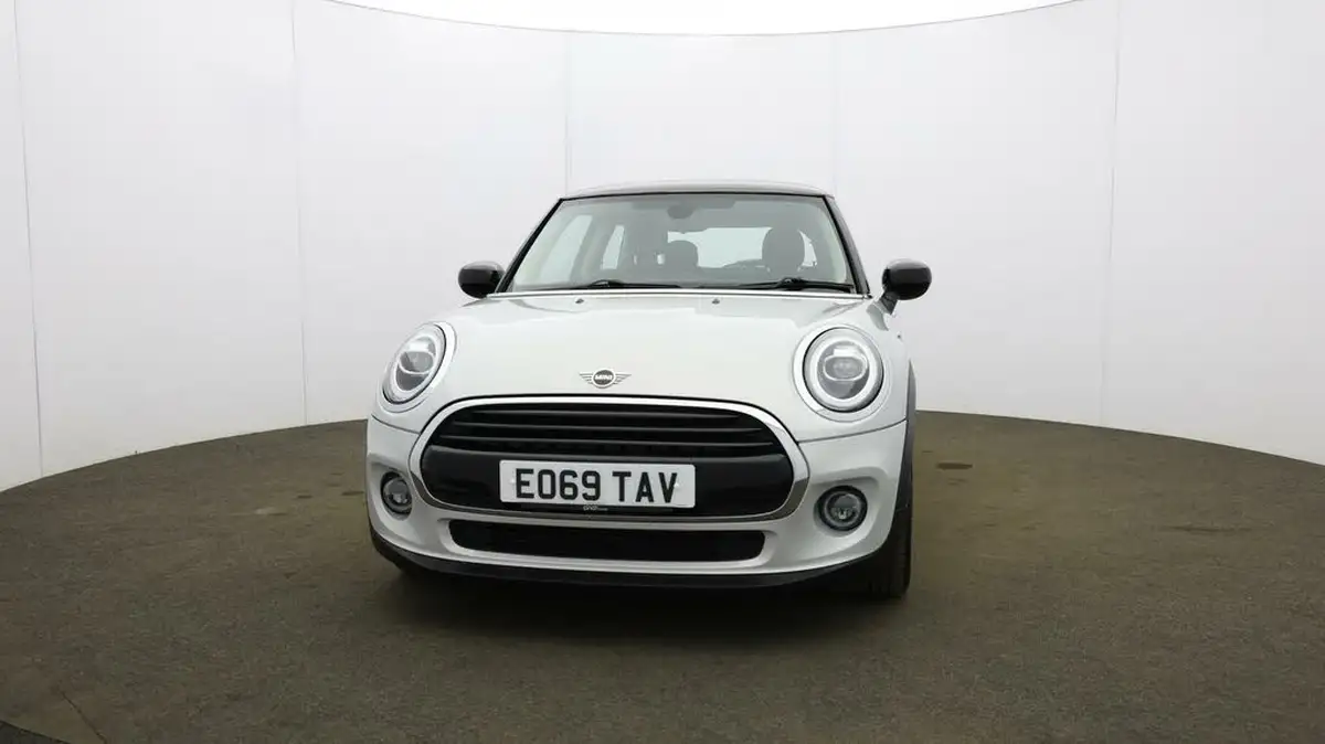 2019-mini-cooper-15-cooper-classic-hatchback-3d-big-38