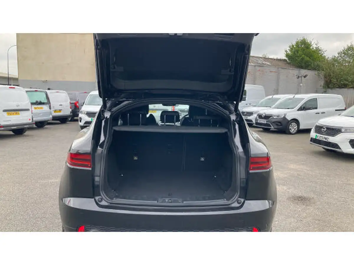 2018-jaguar-e-pace-20-i4d-r-dynamic-se-180ps-ss-big-3