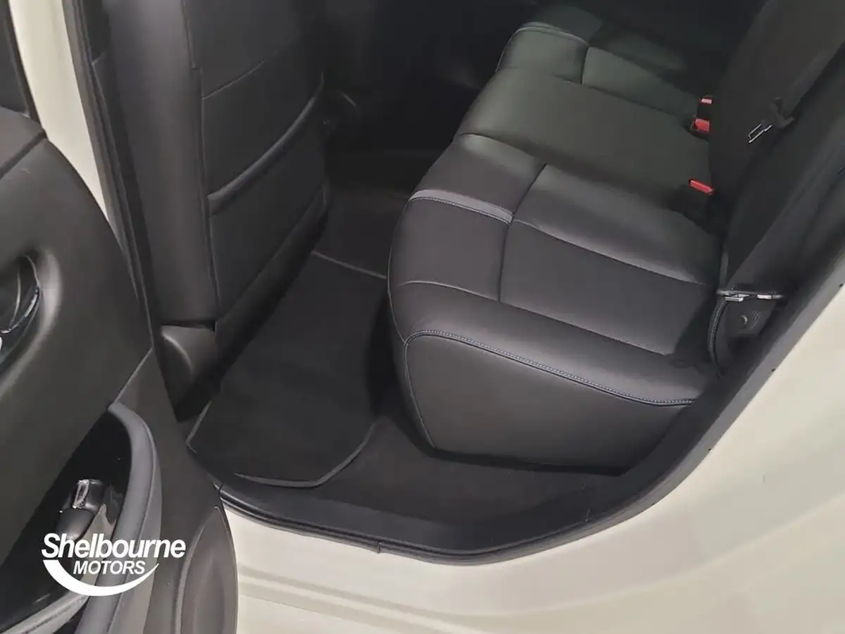 2023-nissan-leaf-e-tekna-39kwh-big-8