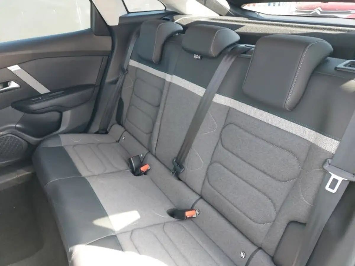 2022-citroen-c4-12-puretech-shine-130ps-big-5