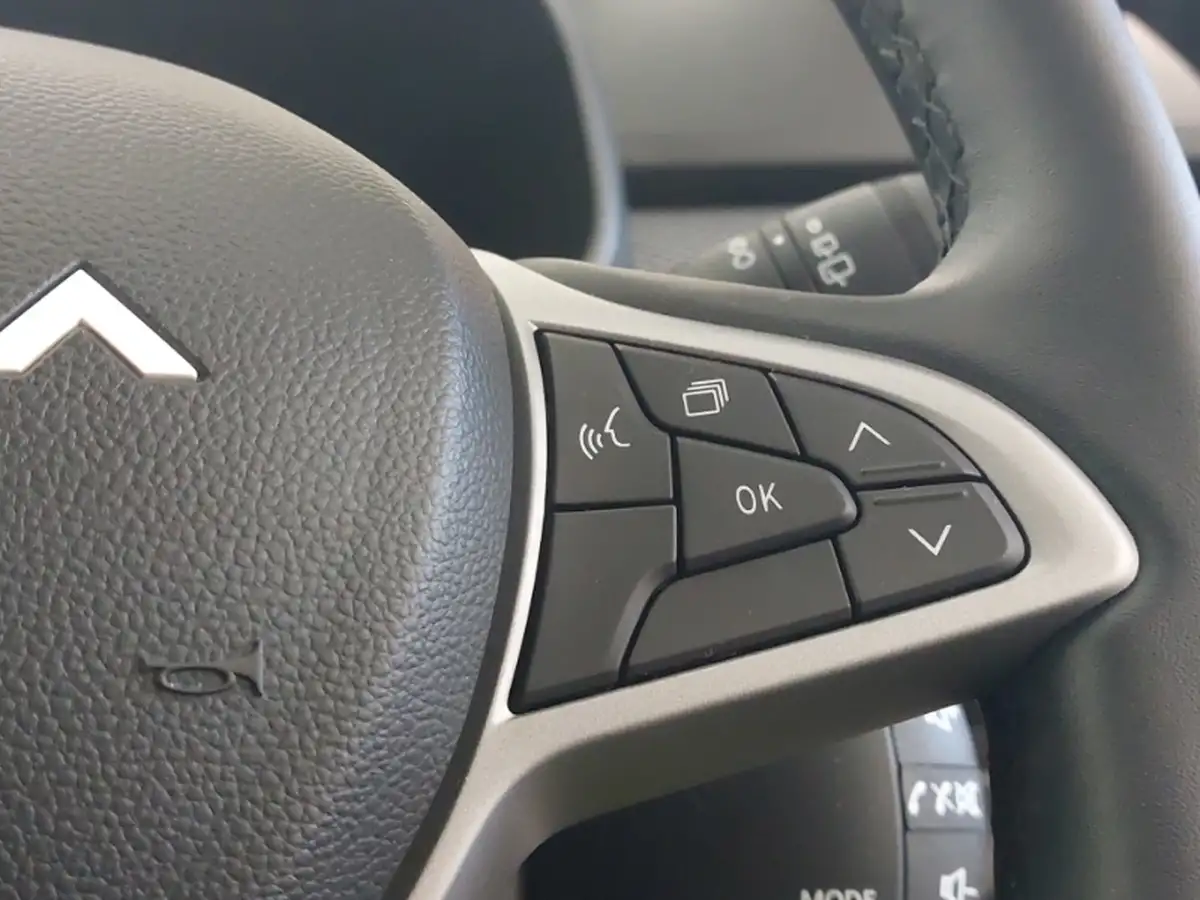 2023-dacia-sandero-10-tce-expression-90bhp-big-12