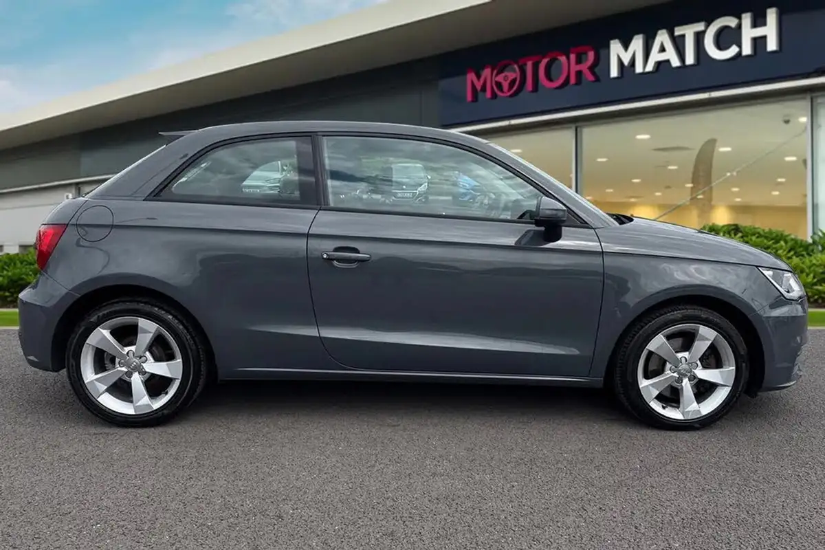 2015-audi-a1-14-sport-125ps-ss-hatchback-3d-1395cc-big-2