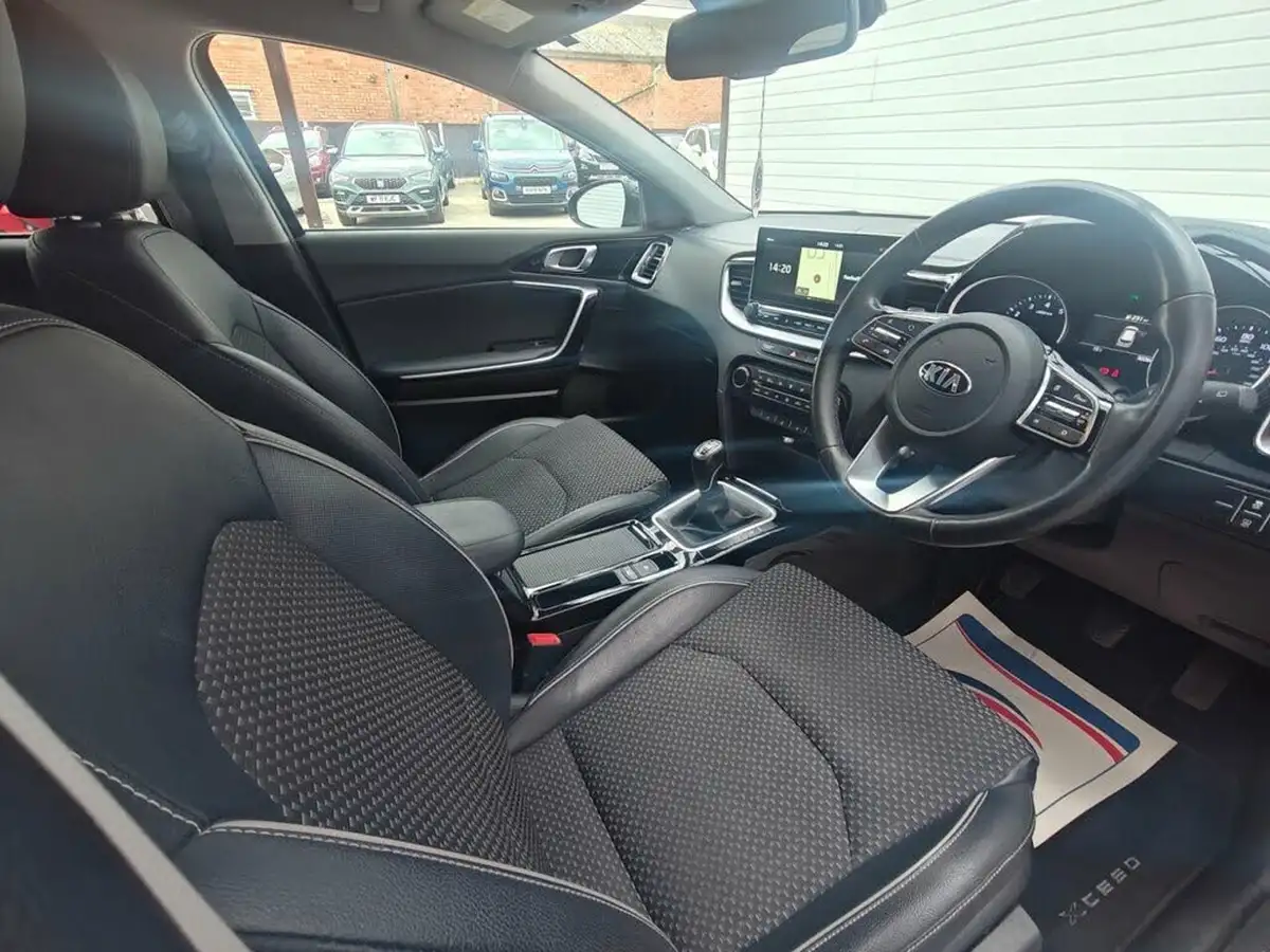 2020-kia-xceed-14-t-gdi-3-big-32