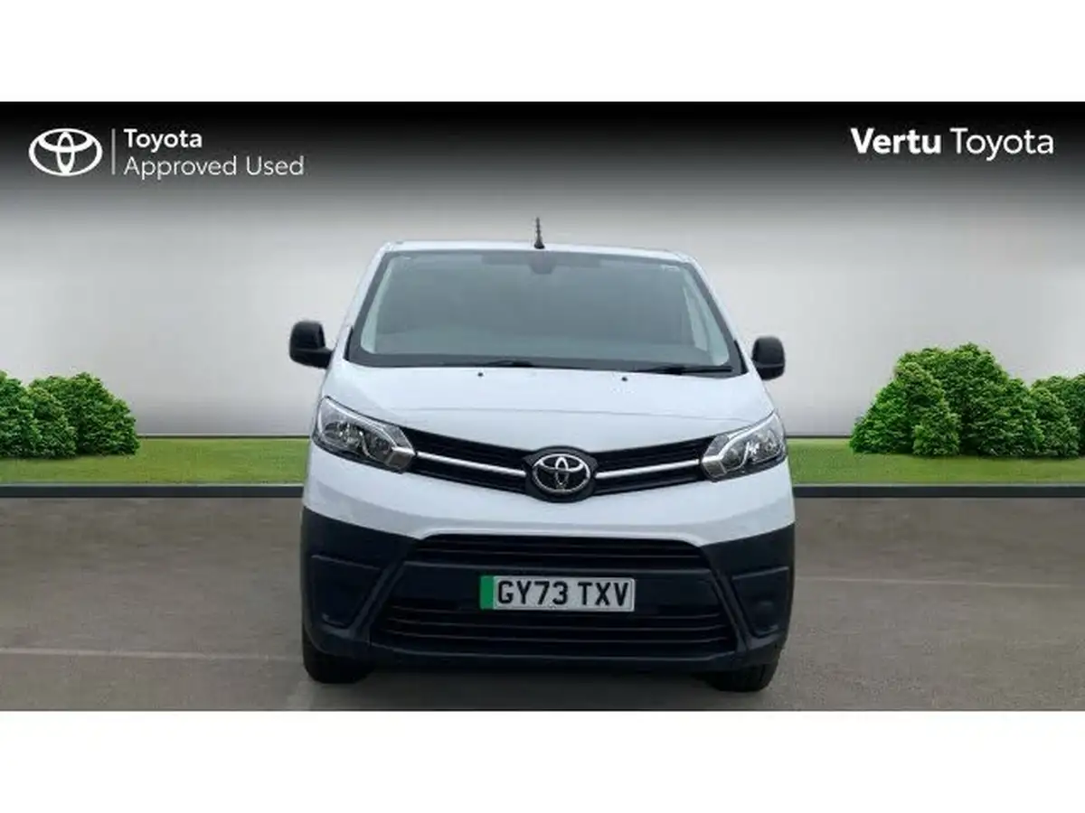 2023-toyota-proace-city-e-icon-l2-big-14
