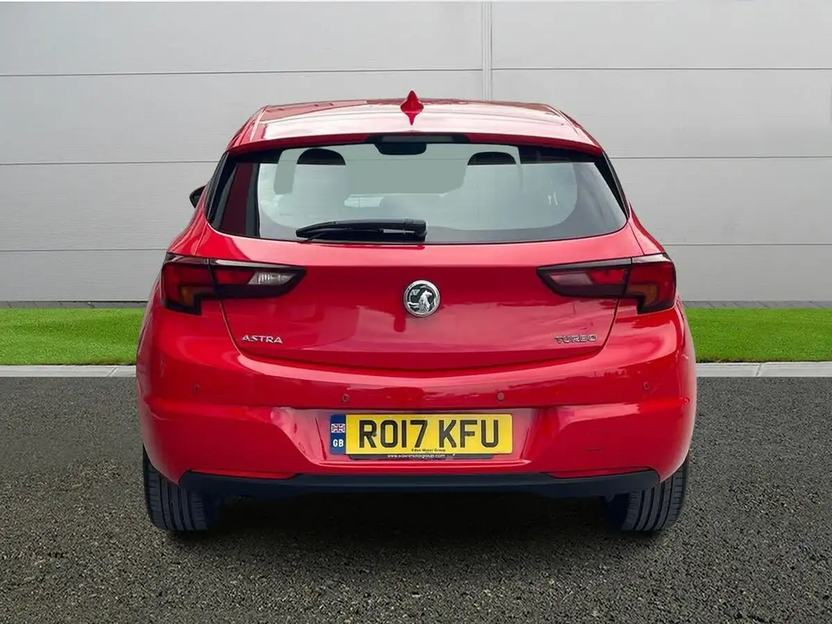 2017-vauxhall-astra-14i-16v-turbo-sri-nav-150ps-hatchback-big-5