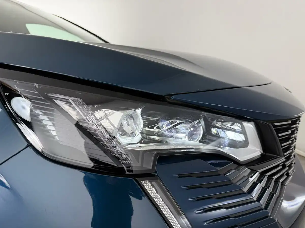 2022-peugeot-3008-suv-12-puretech-gt-eat8-big-4
