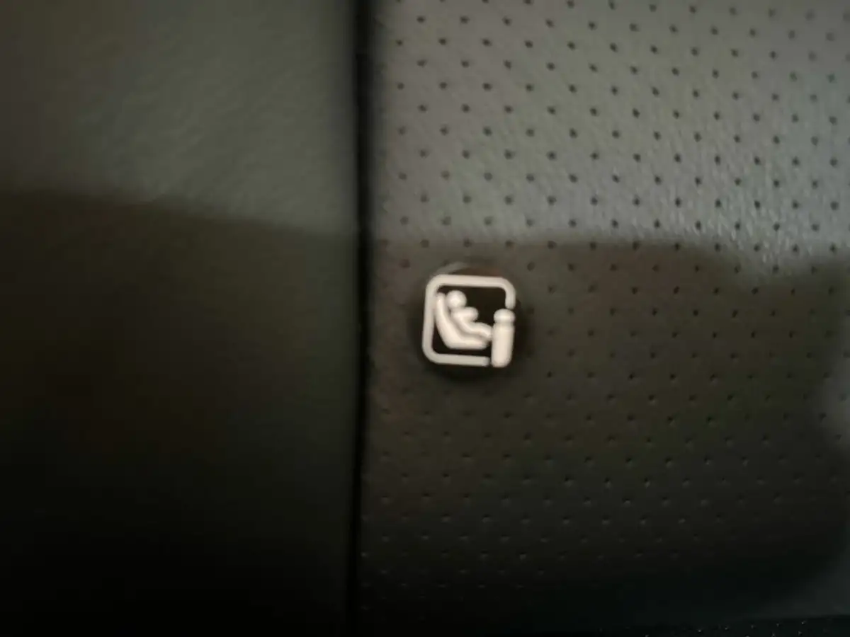 2022-nissan-leaf-e-tekna-big-30