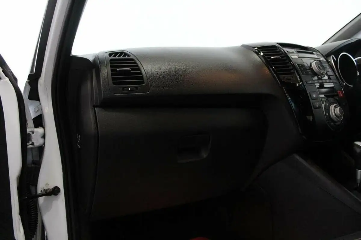 2011-kia-venga-16-3-auto-big-24