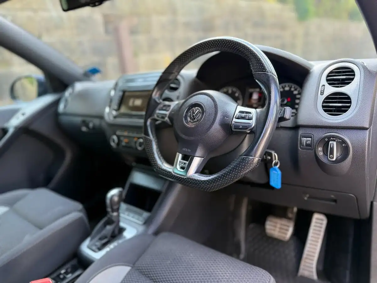 2015-volkswagen-tiguan-20tdi-r-line-140ps-4motion-r-line-bmt-ss-dsg-big-11