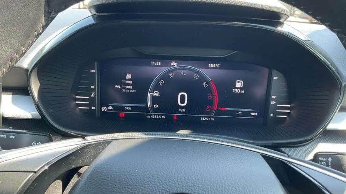 2023-skoda-fabia-10-tsi-colour-edition-110ps-big-23